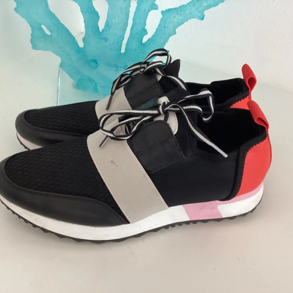 REDUCED Steve Madden Black, Red, and White Mesh Sneakers Walking Shoes 7.5M